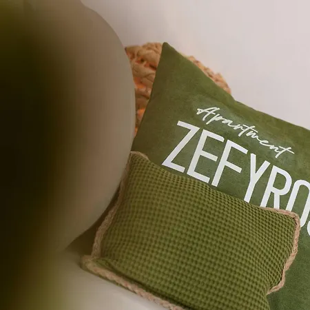 Zefyros Апартаменты *