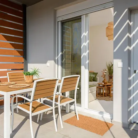 Zefyros Apartman Szkála Rahoníu